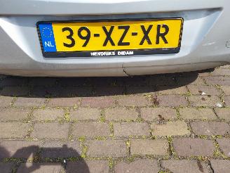 Opel Corsa 1.2i 5 deurs + airco picture 5