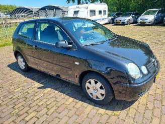 skadebil auto Volkswagen Polo 1.4 AUTOMAAT + Apk 2002/4