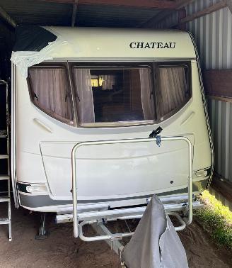 krockskadad bil caravan Chateau  390 + Voortent 4 persoons caravan 2003/3