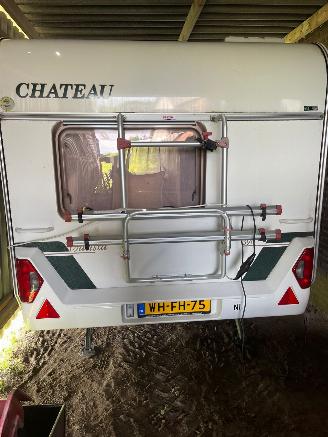 Chateau  390 + Voortent 4 persoons caravan picture 2