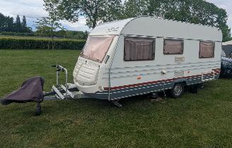  Home Car  GERESERVEERD    466 H + Voortent Frans bed Rondzit 2001/4