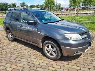 Auto incidentate Mitsubishi Outlander 2.0 Benzine 2 wheel drive 2007/3