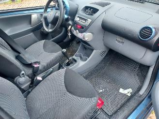 Toyota Aygo 5 deurs  850 euro minimum prijs picture 6