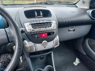 Toyota Aygo 5 deurs  850 euro minimum prijs picture 8