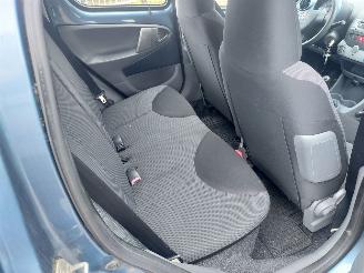 Toyota Aygo 5 deurs  850 euro minimum prijs picture 7
