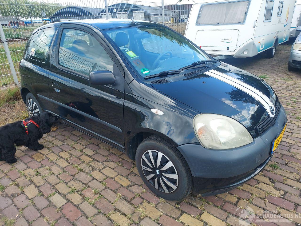 Toyota Yaris 1.0 4 cilinder