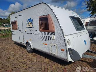 dommages caravanes Knaus  Azur 450 FU Mover en Voortent Frans bed 2006/6