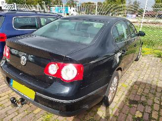 Volkswagen Passat Sedan 1.6 benzine picture 3
