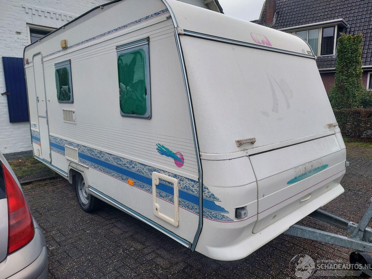 Adria  5204 PX + Voortent en frans bed