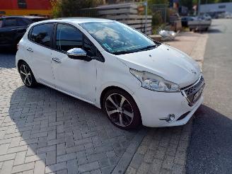 Peugeot 208 1.4 HDI picture 2