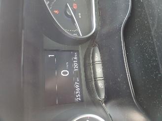 Peugeot 208 1.4 HDI picture 9