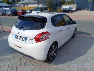 Peugeot 208 1.4 HDI picture 5
