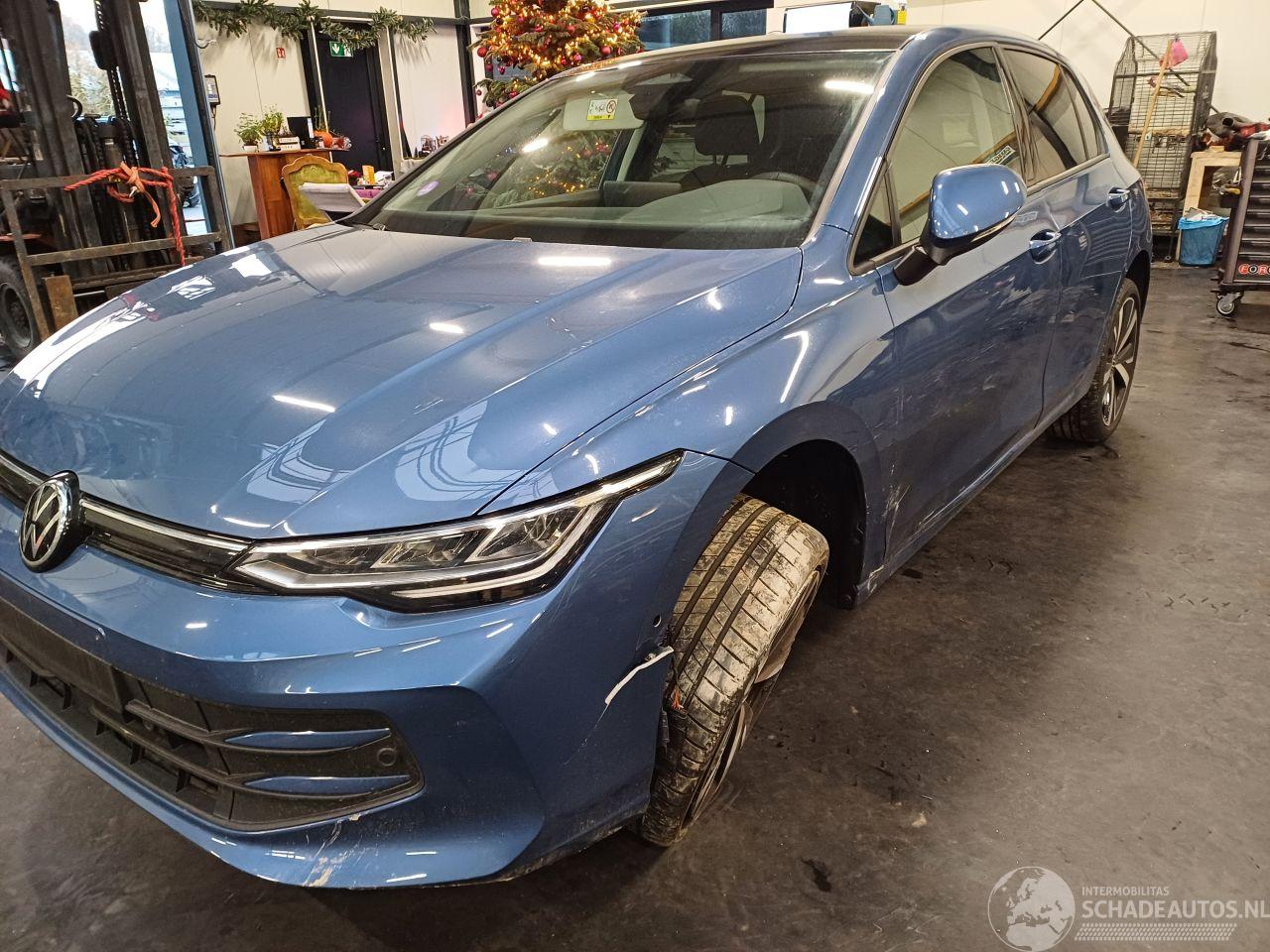 Volkswagen Golf 1.5 TSI MET PANO