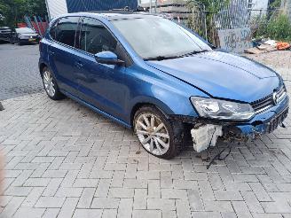 Volkswagen Polo 1.2 tsi met pano picture 2