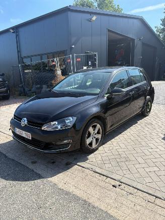 Schadeauto Volkswagen Golf 1.2 tsi automaat highline 2013/2