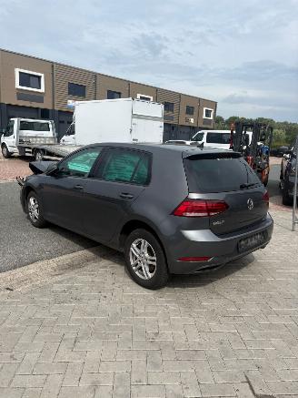Volkswagen Golf 999CC AUTOMAAT picture 4