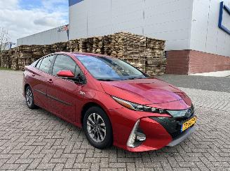 damaged passenger cars Toyota Prius 1.8 Plug-in Hybride 2018/7