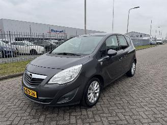 Vaurioauto  passenger cars Opel Meriva 1.4 Cosmo 74kw 2012/10