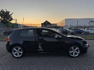 Volkswagen Golf 2.0 GTI picture 5