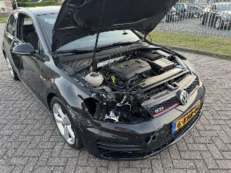 Volkswagen Golf 2.0 GTI picture 16