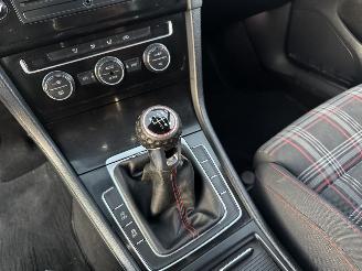 Volkswagen Golf 2.0 GTI picture 18