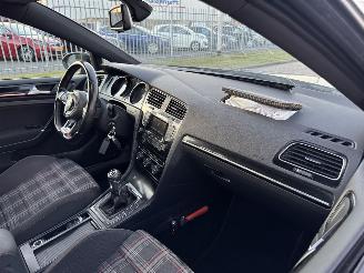 Volkswagen Golf 2.0 GTI picture 21