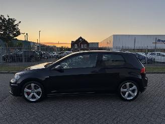 Volkswagen Golf 2.0 GTI picture 2