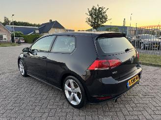 Volkswagen Golf 2.0 GTI picture 3