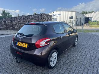 Peugeot 208 1.2 VTi 60Kw AIRCO picture 3