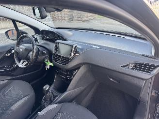 Peugeot 208 1.2 VTi 60Kw AIRCO picture 22
