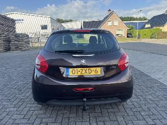 Peugeot 208 1.2 VTi 60Kw AIRCO picture 7