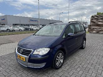 Auto incidentate Volkswagen Touran 1.9 TDI 77Kw Airco - Navi - 7-Persoons 2010/7