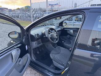 Toyota Aygo 1.0 12V 50kw AIRCO picture 12