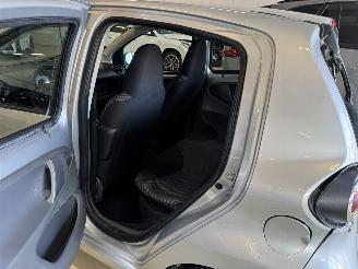 Toyota Aygo 1.0 12V Airco picture 10