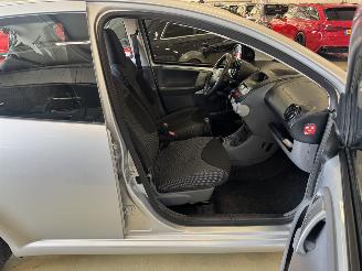 Toyota Aygo 1.0 12V Airco picture 17