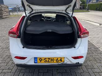 Volvo V-40 1.6 D2 Momentum picture 14