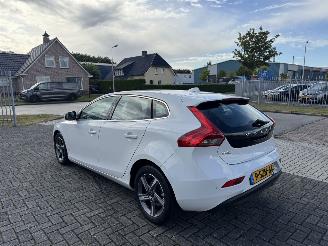 Volvo V-40 1.6 D2 Momentum picture 2