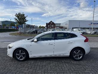 škoda osobní automobily Volvo V-40 1.6 D2 Momentum 2013/12