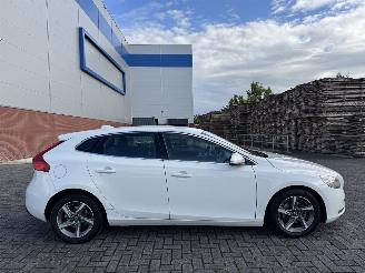 Volvo V-40 1.6 D2 Momentum picture 4