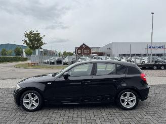 BMW 1-serie 116i  90Kw AIRCO - NAVI picture 2