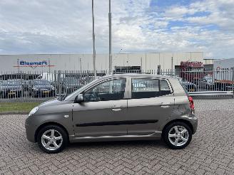 Kia Picanto 1.0 46kw AIRCO picture 2