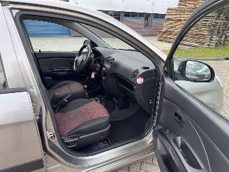 Kia Picanto 1.0 46kw AIRCO picture 14