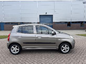 Kia Picanto 1.0 46kw AIRCO picture 5