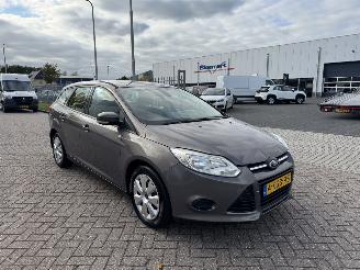 Auto incidentate Ford Focus 1.6 TDCi 77Kw Airco Euro5 2013/4