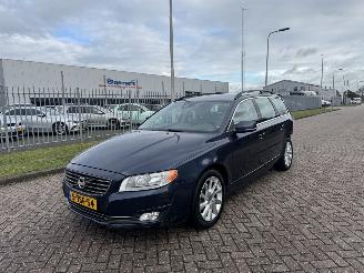 škoda osobní automobily Volvo V-70 2.0 D4 Nordic+ 2014/5