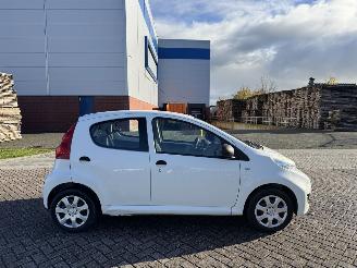Peugeot 107 1.0 12V XR AIRCO picture 5