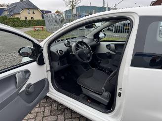 Peugeot 107 1.0 12V XS  AIRCO picture 9