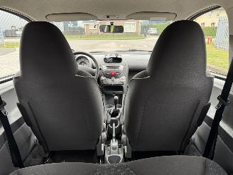 Peugeot 107 1.0 12V XS  AIRCO picture 14