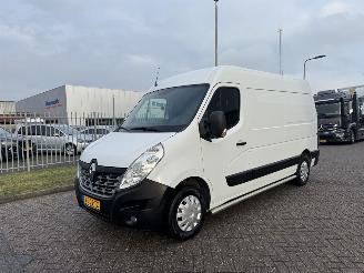 Schade bestelwagen Renault Master 2.3 DCI L2-H2 Navi - Airco - Euro6 2019/1