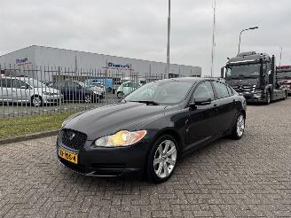 Vaurioauto  passenger cars Jaguar XF 3.0 D V6 Luxury 2011/2